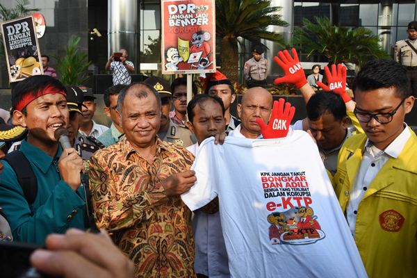  Soal Hak Angket E-KTP, DPR Terbelah