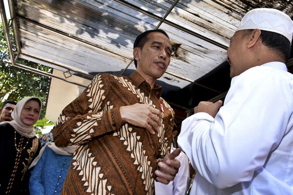  Presiden Jokowi Jenguk Hasyim Muzadi