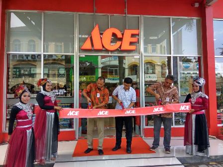  ACE Membuka Toko di Bandung Timur