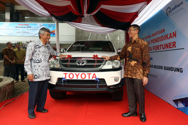  FOTO: Toyota Indonesia Serahkan Fortuner untuk Polman Negeri Bandung