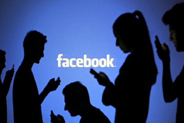  Facebook Dorong Industri Beralih ke Mobile