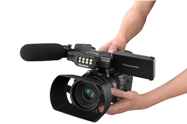  Panasonic Camcorder HC-PV100, Permudah Videographer Amatir Jadi Seorang Profesional