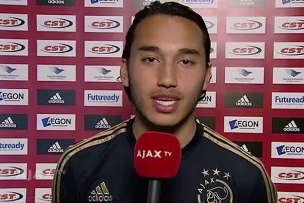  Striker Ajax, Ezra Walian  Jadi WNI, Siap Bela Garuda