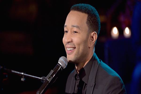  John Legend Sentil Kondisi Amerika Lewat “In America”