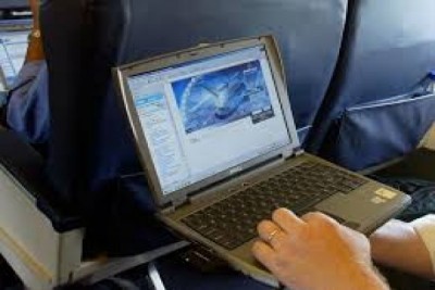  Turki Desak Larangan Laptop & Tablet di Pesawat Dicabut
