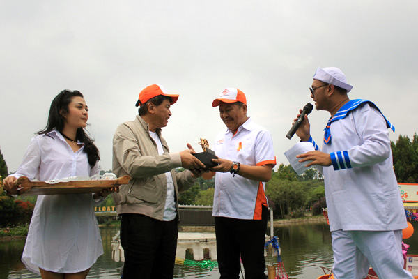  FOTO: PT Pos Indonesia Luncurkan Wisata Pos di Floating Market