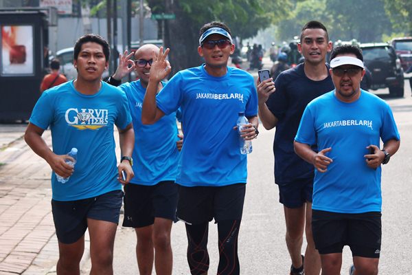  PILKADA DKI 2017 PUTARAN KEDUA: Sandiaga Uno-Luhut Pandjaitan Bersalaman