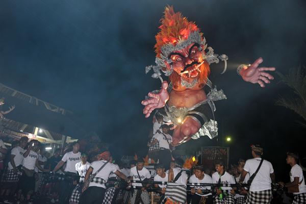 Hari Raya Nyepi : Ratusan Ogoh-ogoh Diarak di Denpasar
