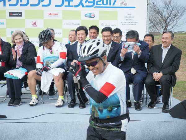 Saleh Husin dan Rachmat Gobel Promosikan Investasi dan Wisata Indonesia via Tur Sepeda di Jepang