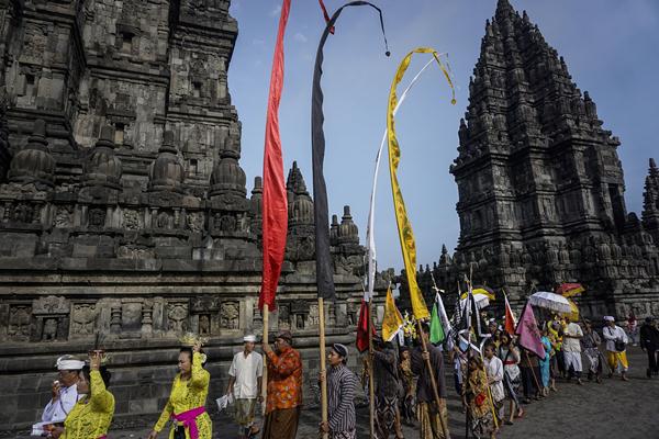  Hari Raya Nyepi : Ribuan Umat Hindu Gelar Upacara Tawur Agung