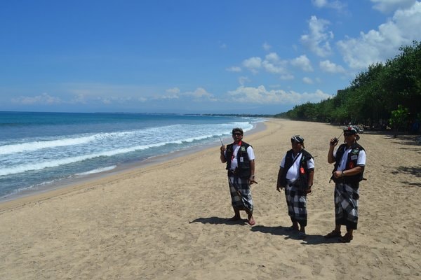  NYEPI: 2 Warga Bersepeda Motor Ditangkap Satgas Pantai Kuta