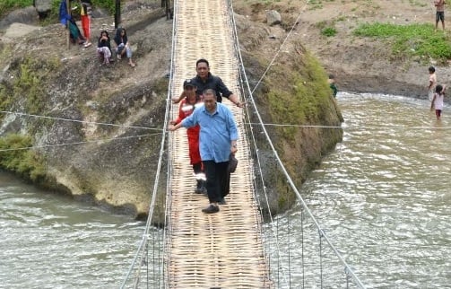  Demiz Tinjau Jembatan Gantung Terpanjang Penghubung Garut-Cianjur