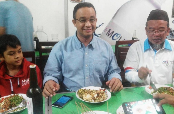  Sebelum ke Tegal, Anies Baswedan Nostalgia Kuliner Khas Cirebon