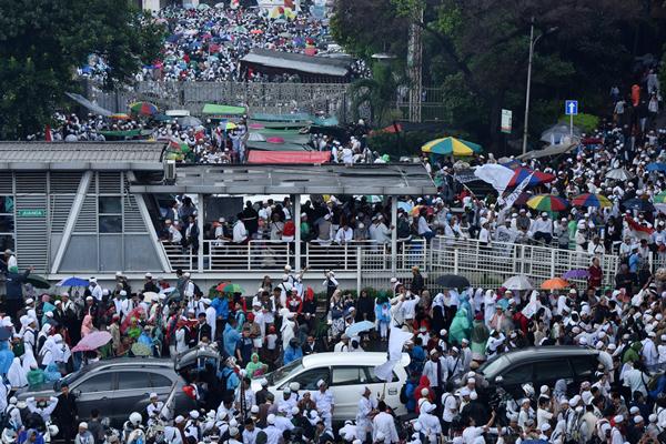  AKSI DEMO 313, Sekitar Istana Disterilkan