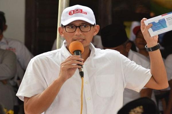  Sandiaga Uno Temani Relawannya Operasi Bibir Sumbing