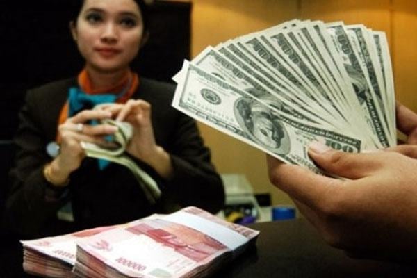  Dolar Lanjut Menguat, Rupiah Kembali Ditutup Melemah