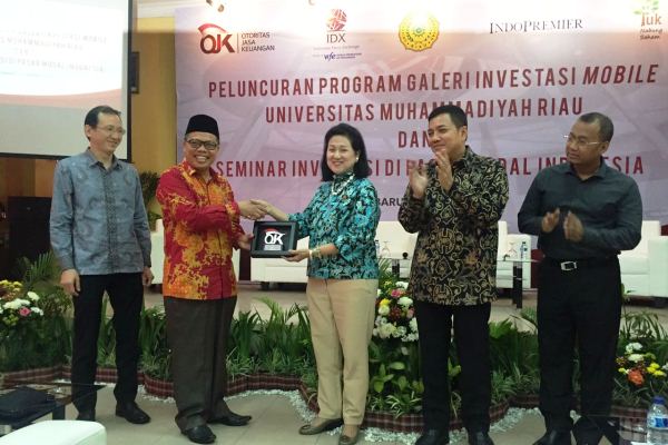  OJK Resmikan Galeri Investasi Mobile di Umri Pekanbaru