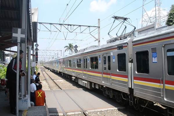  KRL Rangkasbitung Mulai Beroperasi, Antusiasme Pengguna Tinggi