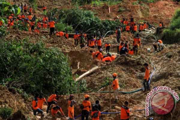  27 Korban Tertimbun Longsor di Ponoorogo