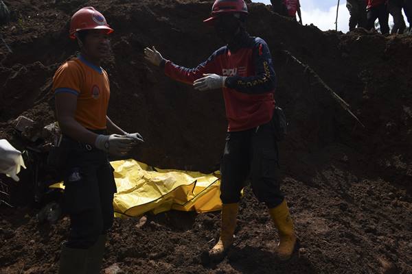  LONGSOR PONOROGO : 2 dari 48 Korban Dievakuasi