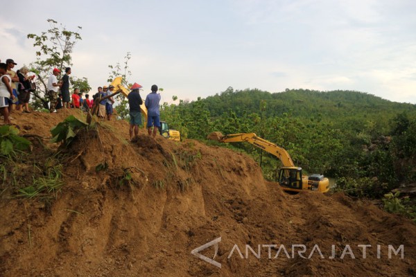  Dibuatkan Sodetan, Air Sungai Kedungmaor Tak Tersumbat Lagi
