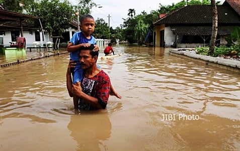  185 Rumah Terendam Banjir, BPBD Jember Siagakan Perahu