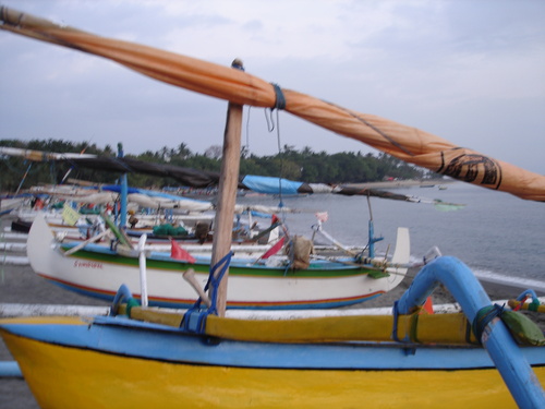  Polair Denpasar Awasi Jukung Tradisional Tujuan Nusa Penida