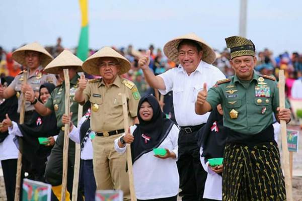  PANGLIMA TNI: Petani Pahlawan Ketahanan Pangan