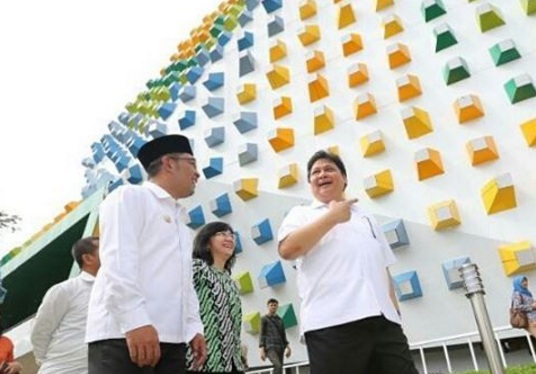  Emil Dampingi Menperin Lihat Gedung Bandung Creative Hub