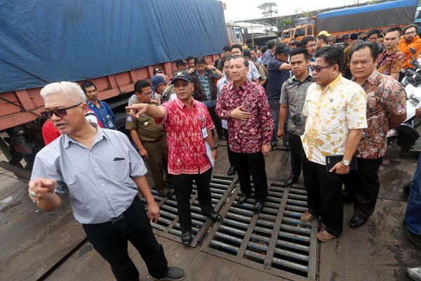  FOTO: Sekda Jabar Tinjau PT Kahatex Terkait Banjir Rancaekek