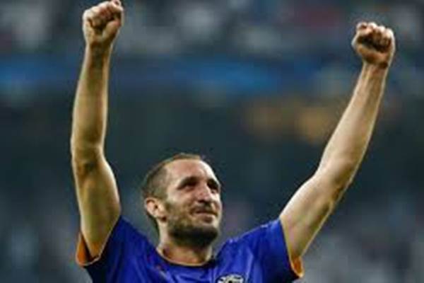  Keren, Bek Tangguh Juventus Giorgio Chiellini Lulus Cum Laude S2
