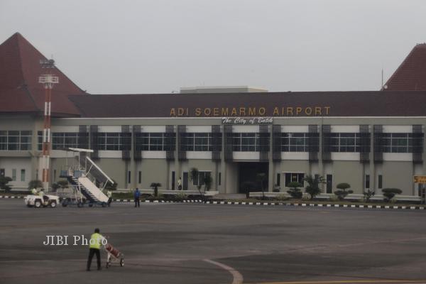  Presiden Jokowi Minta KA Bandara Adi Soemarmo Rampung 2018