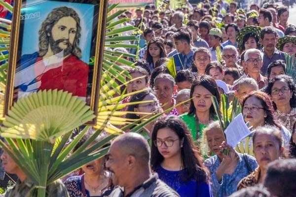  MOMEN REFLEKTIF, Umat Katolik di Barat Merapi Gelar Minggu Palma