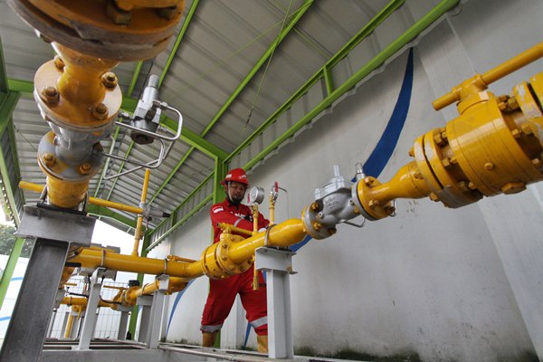  Penyesuaian Harga Gas untuk Tiga Industri Gerus Laba hingga 15%