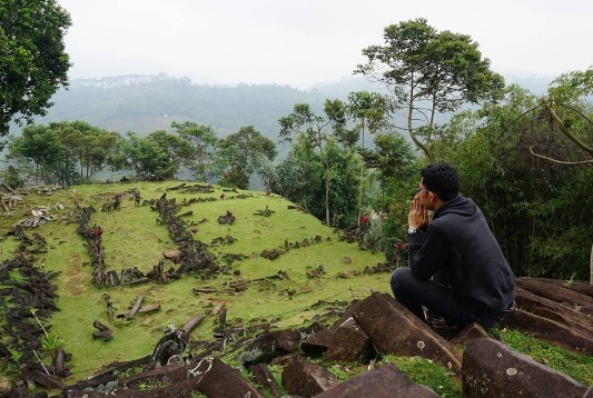  Akses Jalan Menuju Situs Gunung Padang Rusak