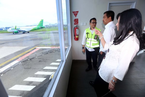  FOTO: Dirut Angkasa Pura II Tinjau Terminal Internasional Bandara Husein Sastranegara