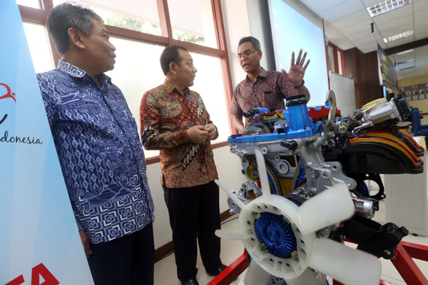  FOTO: Toyota Donasikan Mesin Innova untuk Teknik Mesin dan Dirgantara ITB