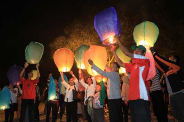  Festival Lampion Apung Kulon Progo Digelar 13-14 Mei 2017