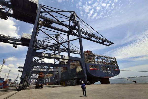  Lagi, Kapal Kontainer Raksasa Bongkar Muat di Priok