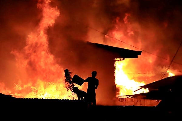  Gudang Penyimpanan Limbah Pabrik Sepatu di Sukabumi Terbakar