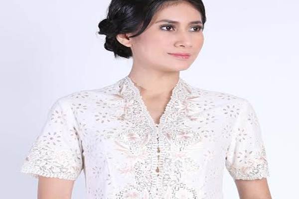  HARI KARTINI: Alleira Perkenalkan Koleksi Kebaya Batik