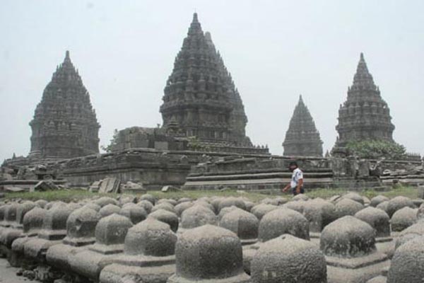  INVESTASI WISATA: Singapura Incar Borobudur & Prambanan