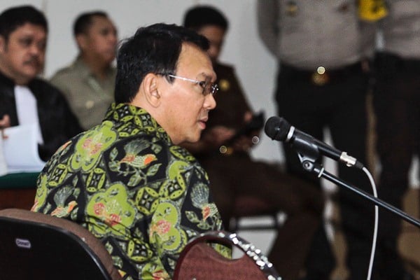  SIDANG DUGAAN PENODAAN AGAMA: Ahok Dituntut 1 Tahun Penjara. Minggu Depan Bacakan Pledoi