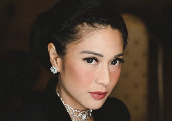  Dian Sastro Tepis Tangan Fans: Ini Komentar Lengkap Dian Sastro di Instagram