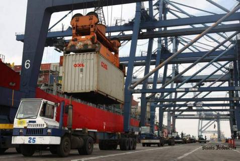  Volume Bongkar Muat di TPKS Tanjung Emas Menanjak