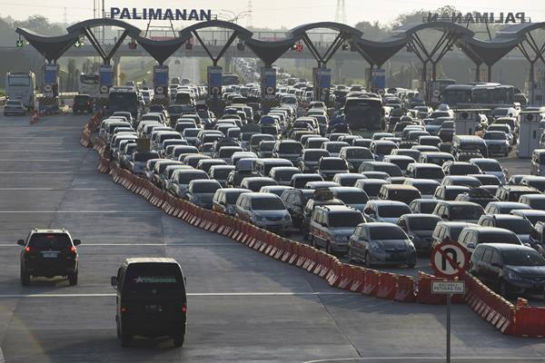  Truk &amp; Kendaraan Tiga Sumbu Dilarang Lewat Tol