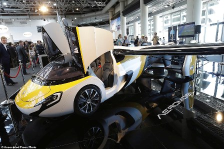 Mobil terbang/Daily Mail