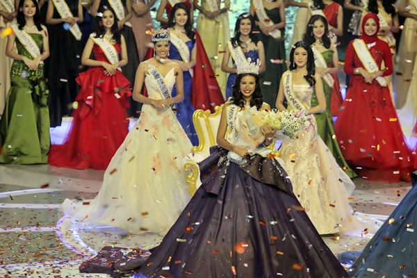  MISS INDONESIA 2017: Achintya Nilsen, Perempuan Penyayang dari NTB