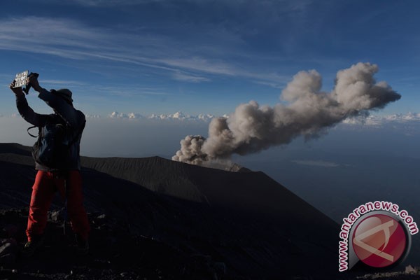  Libur Panjang, Pendaki Gunung Semeru Meningkat