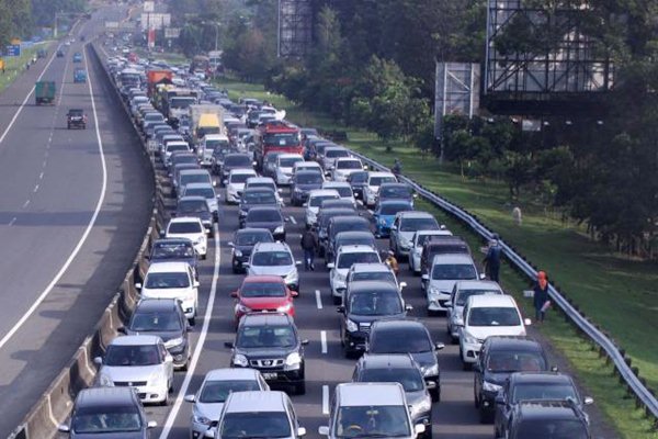  Jalur Puncak-Cipanas Macet, Polisi Rekayasa Lalin